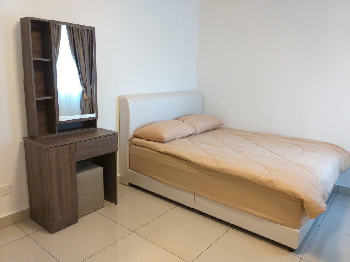 Aliff Avenue 2 Bedroom Homestay Джохор-Бару Екстер'єр фото