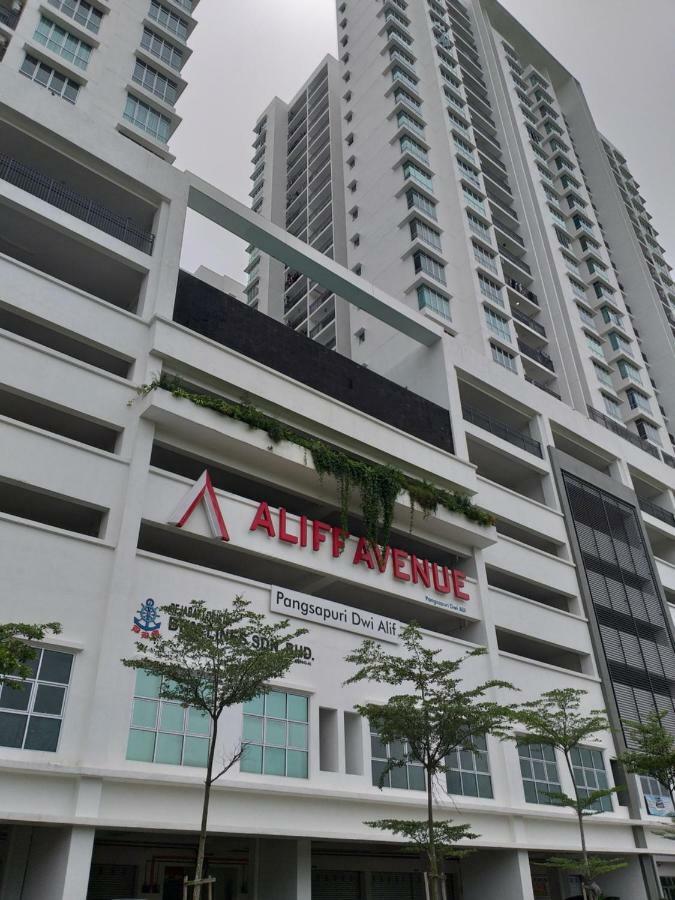 Aliff Avenue 2 Bedroom Homestay Джохор-Бару Екстер'єр фото