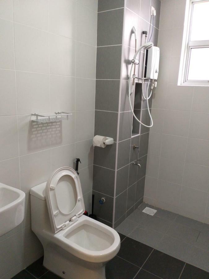 Aliff Avenue 2 Bedroom Homestay Джохор-Бару Екстер'єр фото